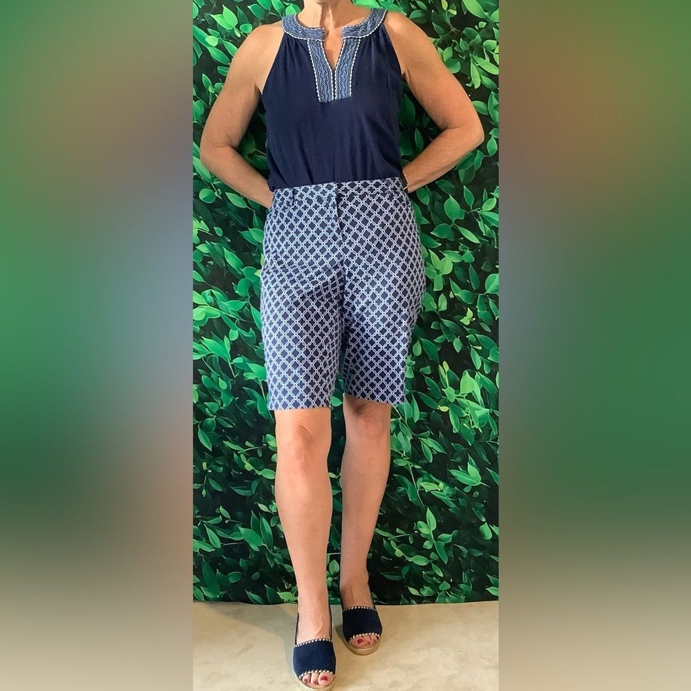 💙 GAP Embroidered V-Neck Sleeveless Top – Navy Blue, Size Medium